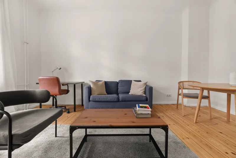 Wunderschöne 3-Zimmer-Wohnung mit Balkon in Neukölln - voll möbliert — photo 1